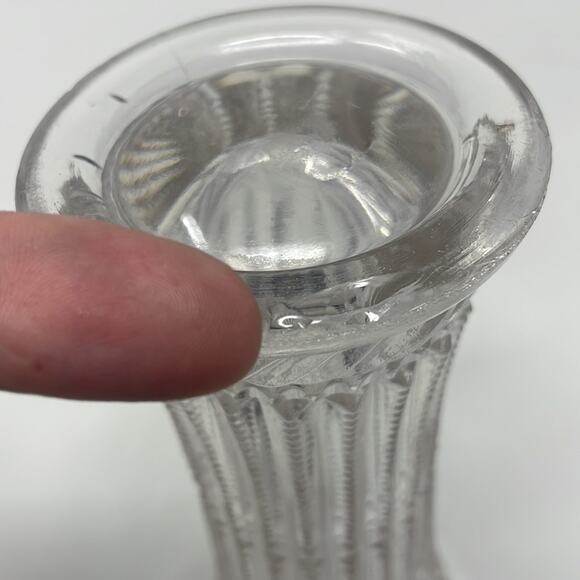 Vintage Early American Pressed Glass Strigil vase Tarentum Glass Co - Picture 8 of 10